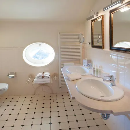 Corte Gondina Boutique La Morra